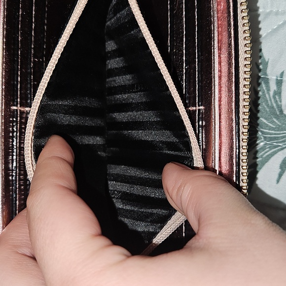 Victoria Secret Wallet - Picture 6 of 6